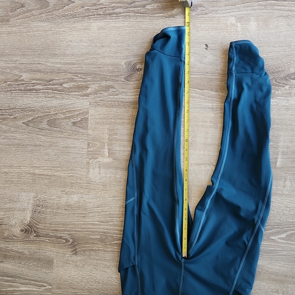 Fabletics Oasis High Waisted Twist 7/8 Leggings Midnight Wave Teal Activewear - Picture 7 of 12